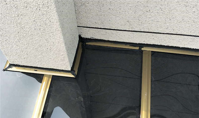 雨棚與墻體之間怎樣安裝避免漏水？