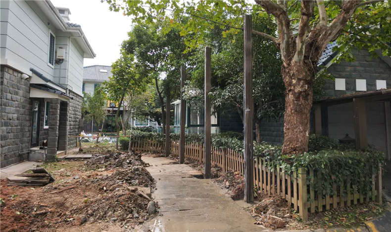 預埋車棚雨棚立柱，嚴格執行標準
